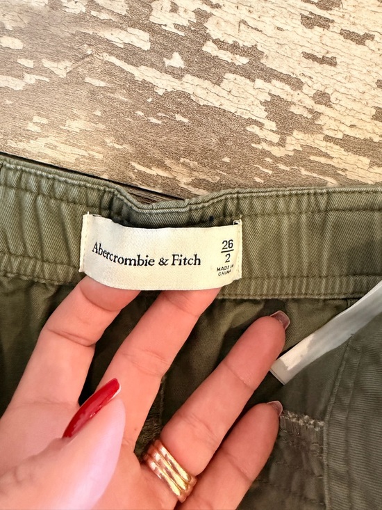 Abercrombie & Fitch Green Cargo Straight-Leg Pants Size 26/2 - Picture 2 of 2